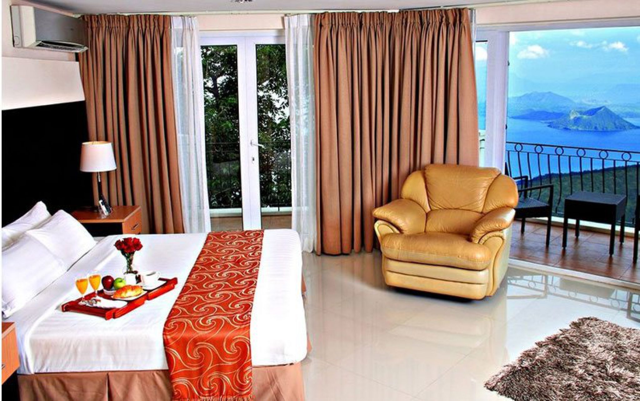 Lake Hotel Tagaytay